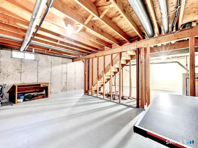 Building Photo - 122 Cottonwood Rd