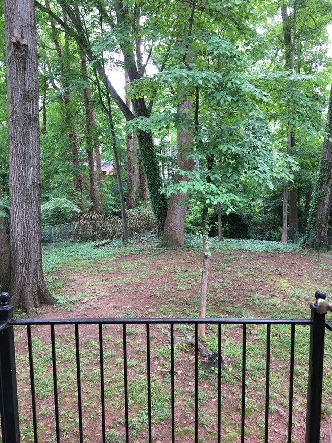 Building Photo - 333-335 Hillcrest