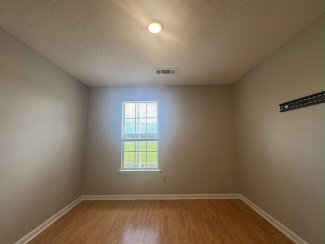 Building Photo - 7745 Shadowland Dr