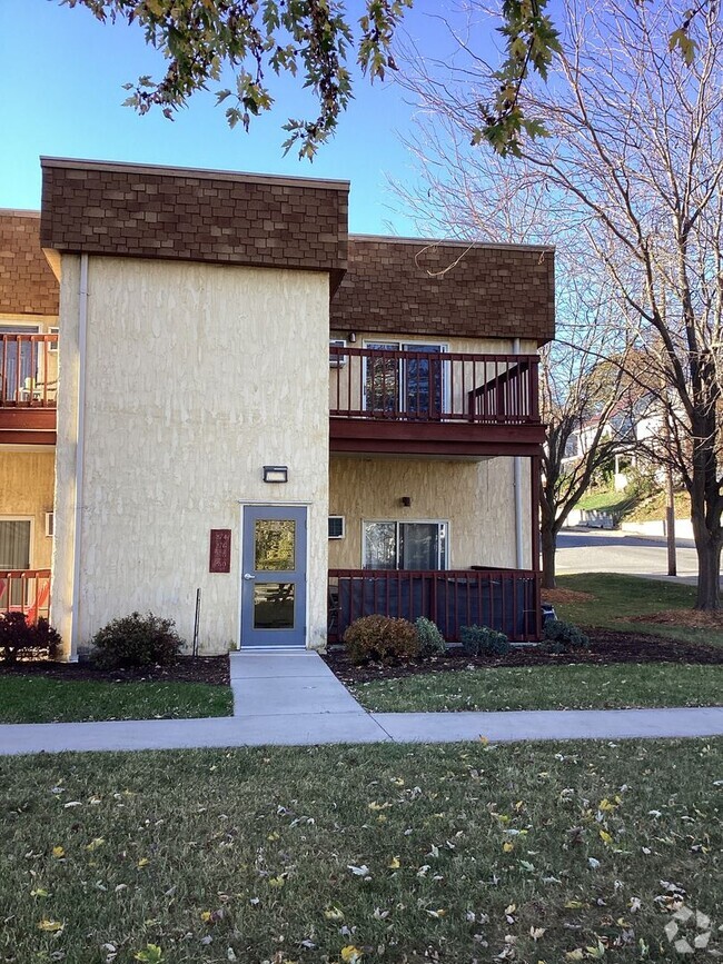 Building Photo - Two Bedroom 2nd floor condo in Waynesboro