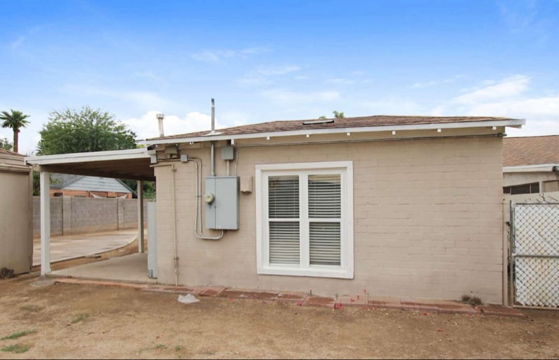 Building Photo - 1046 E Indianola Ave