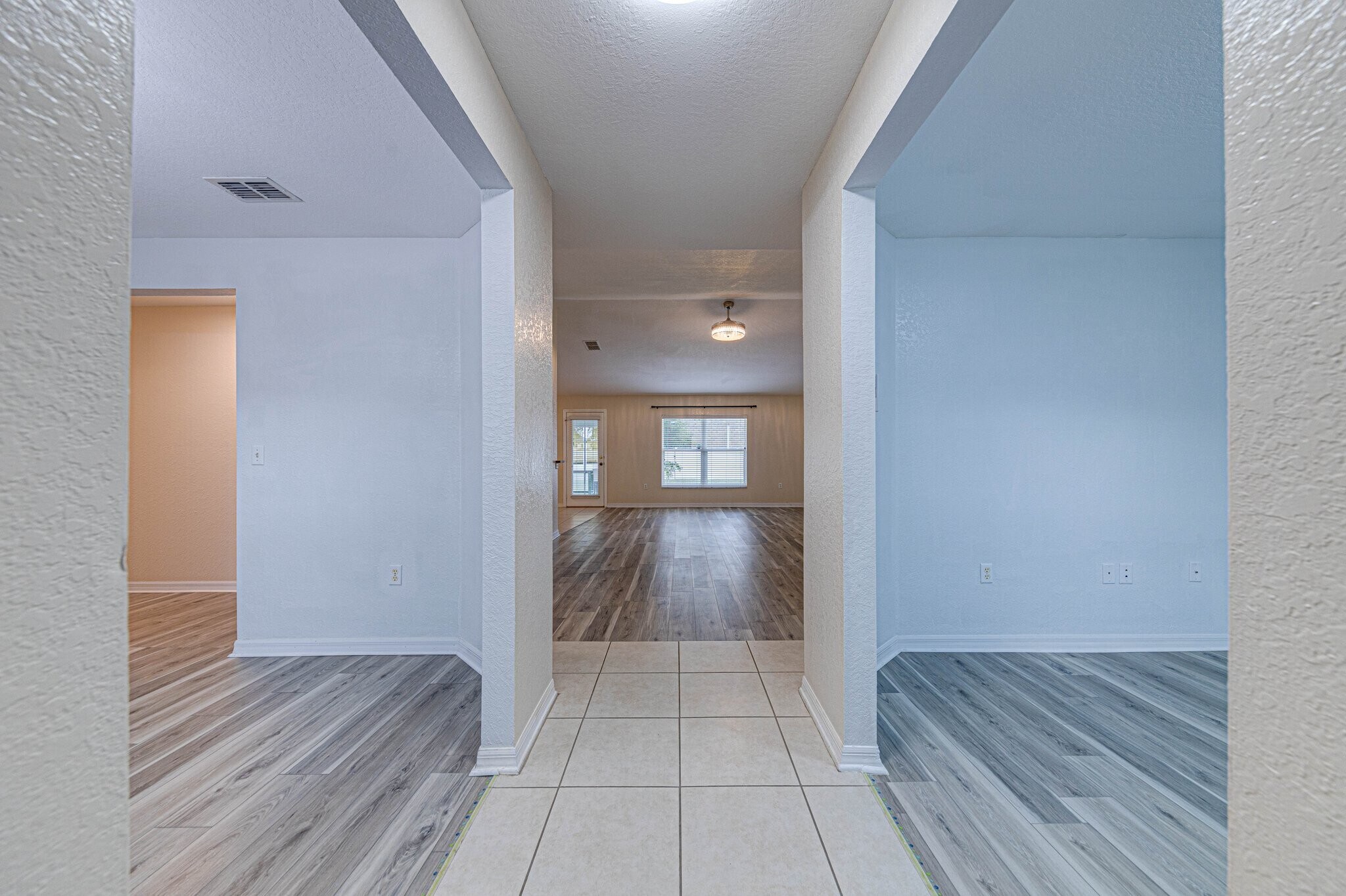 Building Photo - 1176 Lake Pl Ct