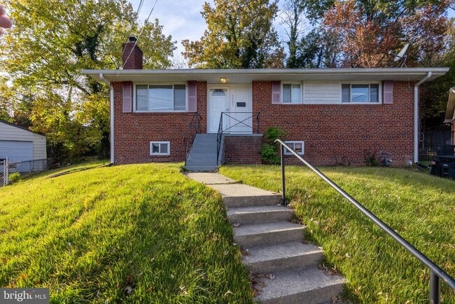 Building Photo - 3001 Fairhill Ct