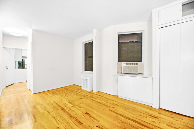 Floorplan - 414 West 49th Street