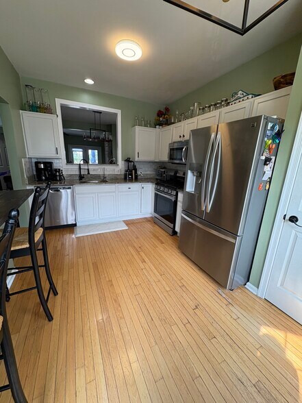 Kitchen - 13 Glennwood Dr