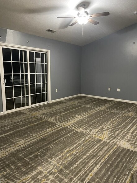 Living Room - 729 Spring Valley Dr