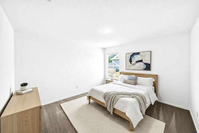 Building Photo - Charming 3-Bedroom Haven with 2 Full Baths