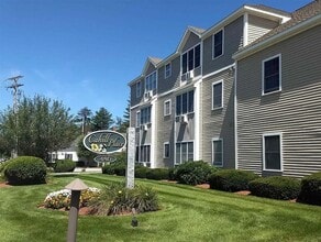 Building Photo - 486 Nashua St