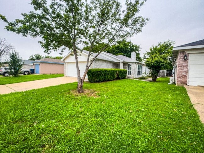 Building Photo - 3 Bed, 2 Bath Ft Worth Home in Burleson IS...