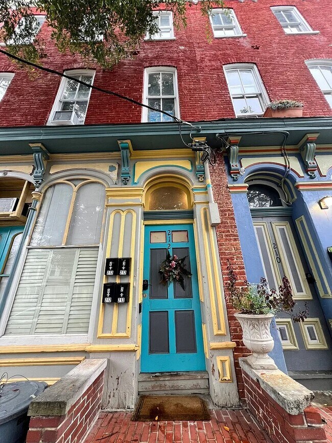 Building Photo - 212 W Martin St