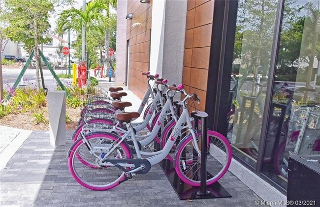 Building Photo - 2960 NE 207th St