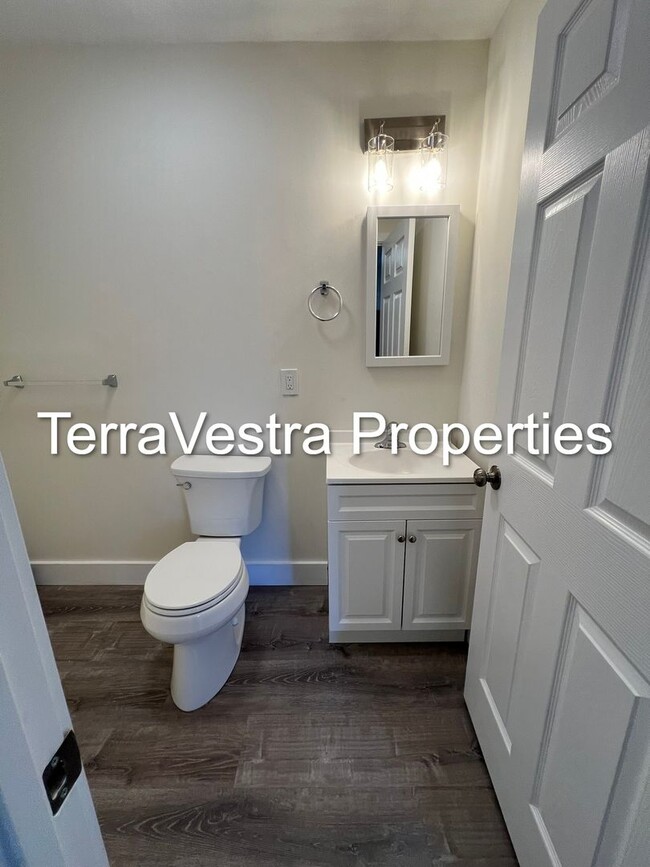 Building Photo - 4 Bed / 2 Full Bath in Millville!