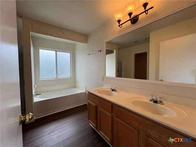 Building Photo - 2038 Castleberry Ridge