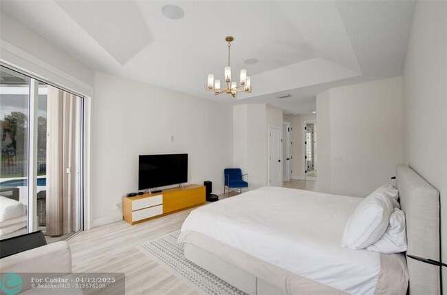 Building Photo - 2563 Jardin Ln