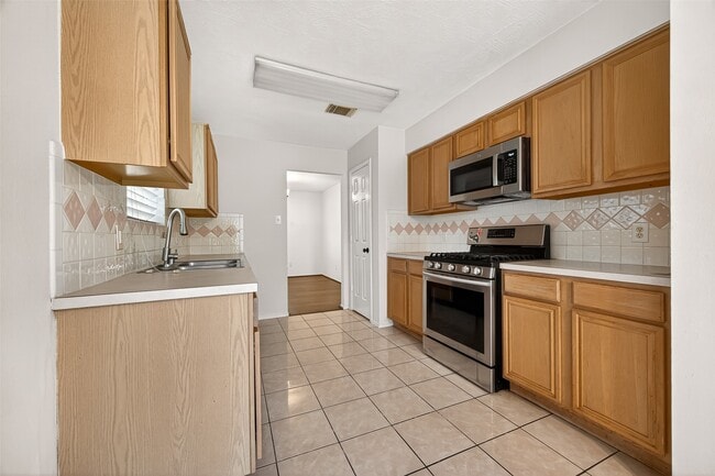 Building Photo - 8839 Aspen Meadow Dr