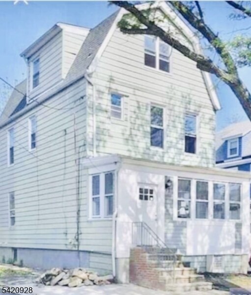 Building Photo - 73 Headley Terrace