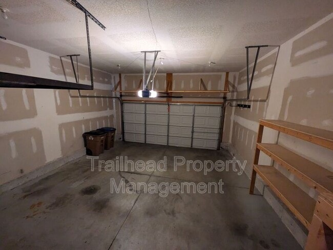Building Photo - 609 E 29th Ave