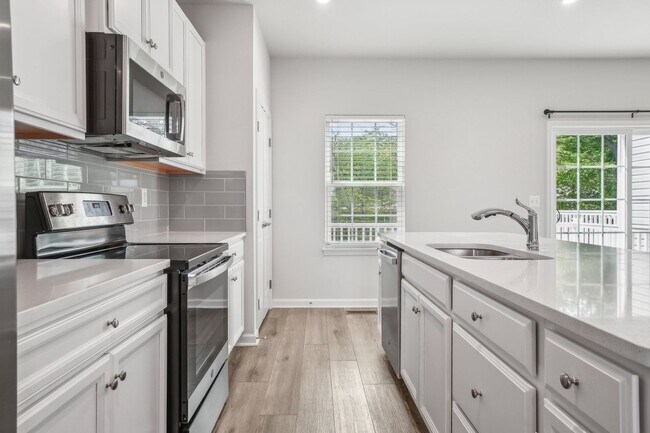 Building Photo - Lukas Park, Over 2000 Square Feet, Nearly New Build... Everything you want all in one! Come see f...