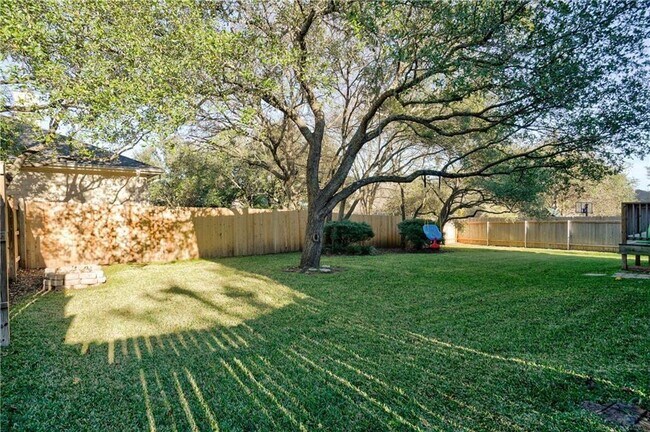 Building Photo - 6630 Hillside Terrace Dr