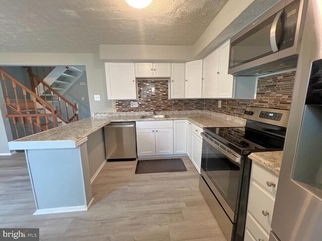 Building Photo - 8104 Willowdale Ct