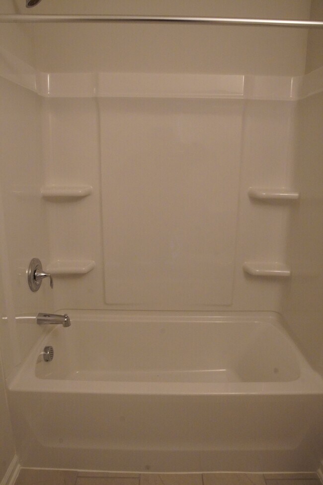 Building Photo - 2709 Hunter Woods Dr