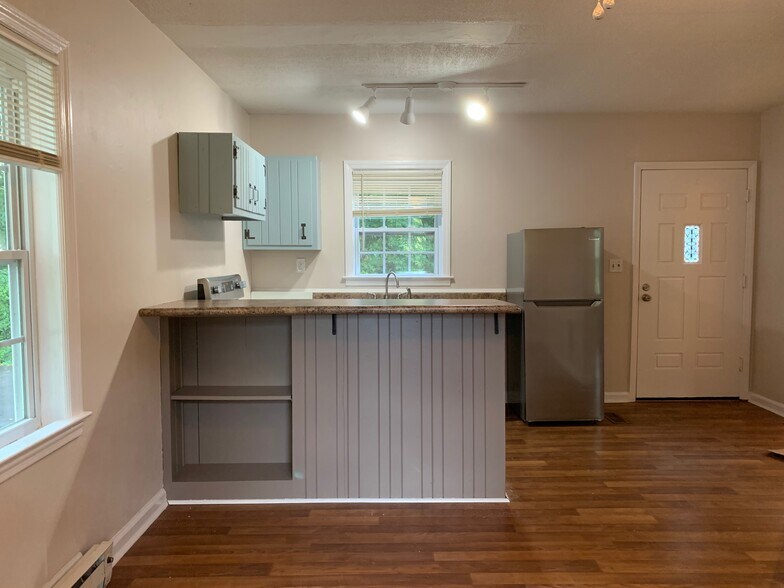 Building Photo - 3502 Oakland Terrace