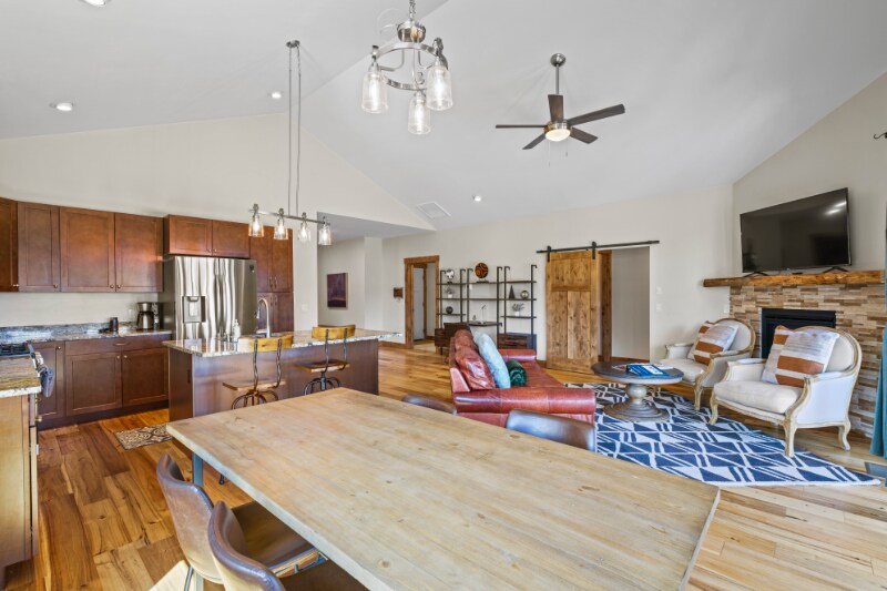Building Photo - 498 S Badger Trail