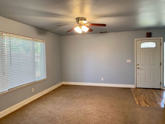 Building Photo - 2661 Carmichael Way