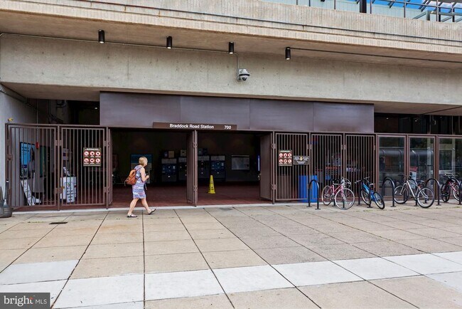 Building Photo - 525 N Fayette St