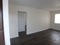 Building Photo - 446 N Elk St