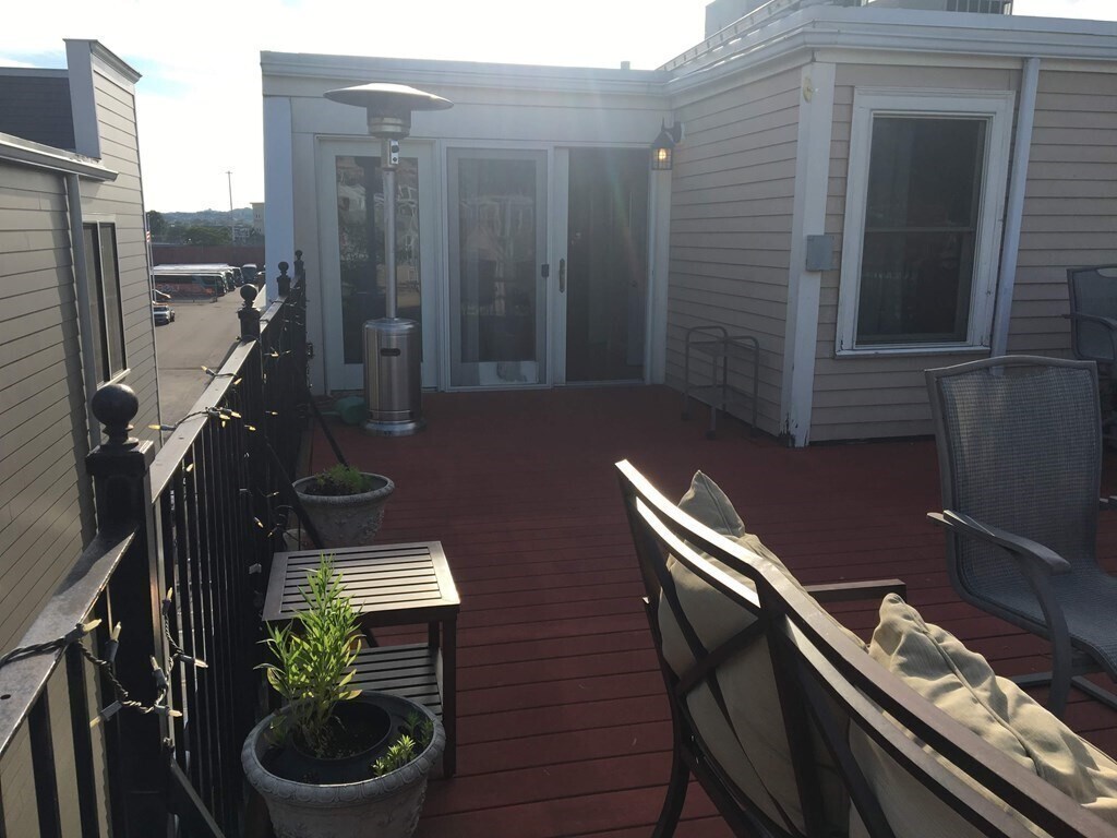 Building Photo - 536 Dorchester Ave