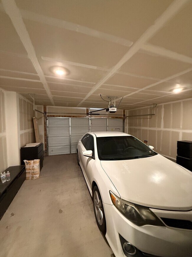 Building Photo - Modern 4-Bedroom Home Built in 2023 – Prime Tucson Location