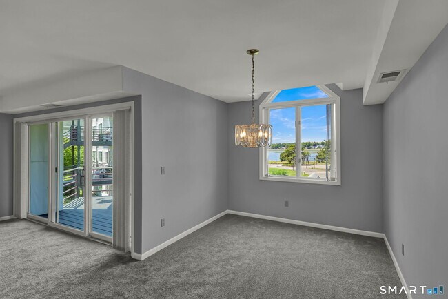Building Photo - 1128 Windward Rd