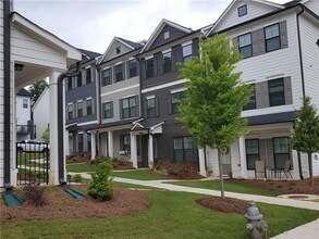 Building Photo - 747 Calvin Pk Dr