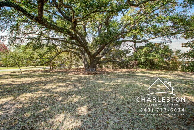 Building Photo - 1805 Chelwood Cir