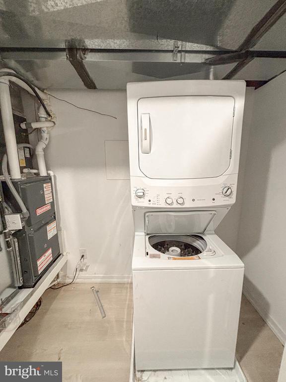 Building Photo - 2426 Jasper St