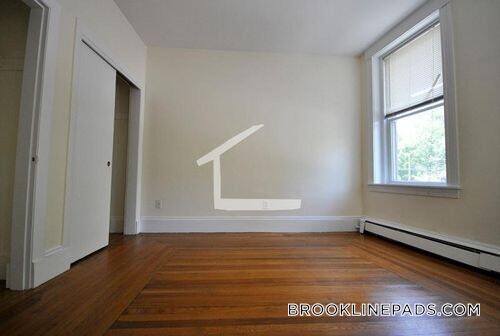 Building Photo - 1539 Beacon St