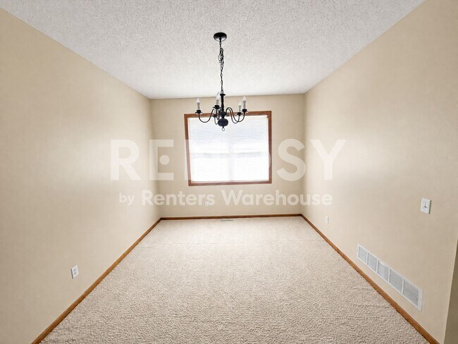 Building Photo - Available September 1st 3 Bedroom 3 Bath Single Family Home in Plymouth