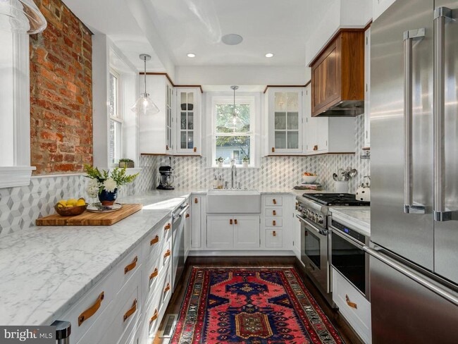 Building Photo - 1450 T St NW