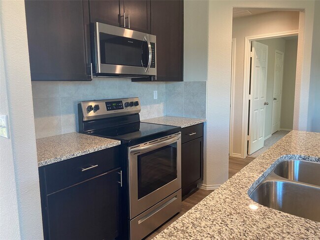 Building Photo - 802 Faison Ct