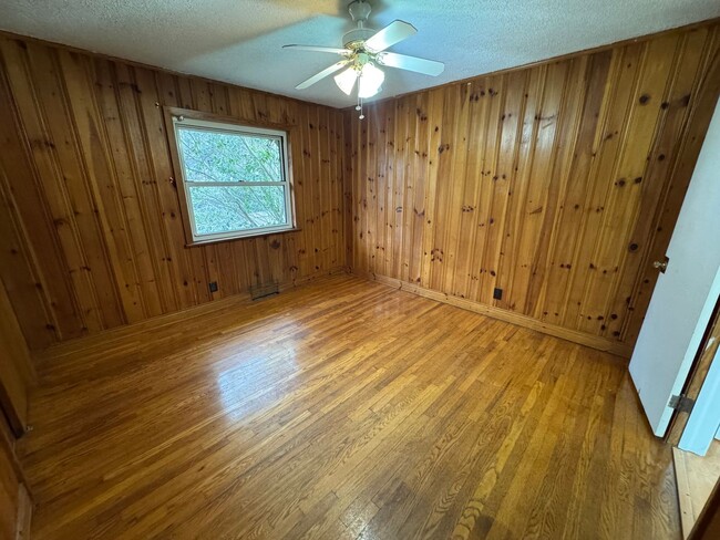 Building Photo - Brick 3/1.5 bath house with bonus in North...