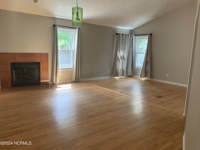 Building Photo - 30 Winchester Rd