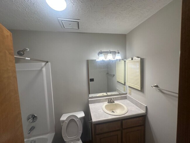 Building Photo - 1202 Huntsman