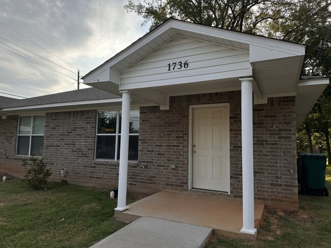 Building Photo - 1736 Jennings St
