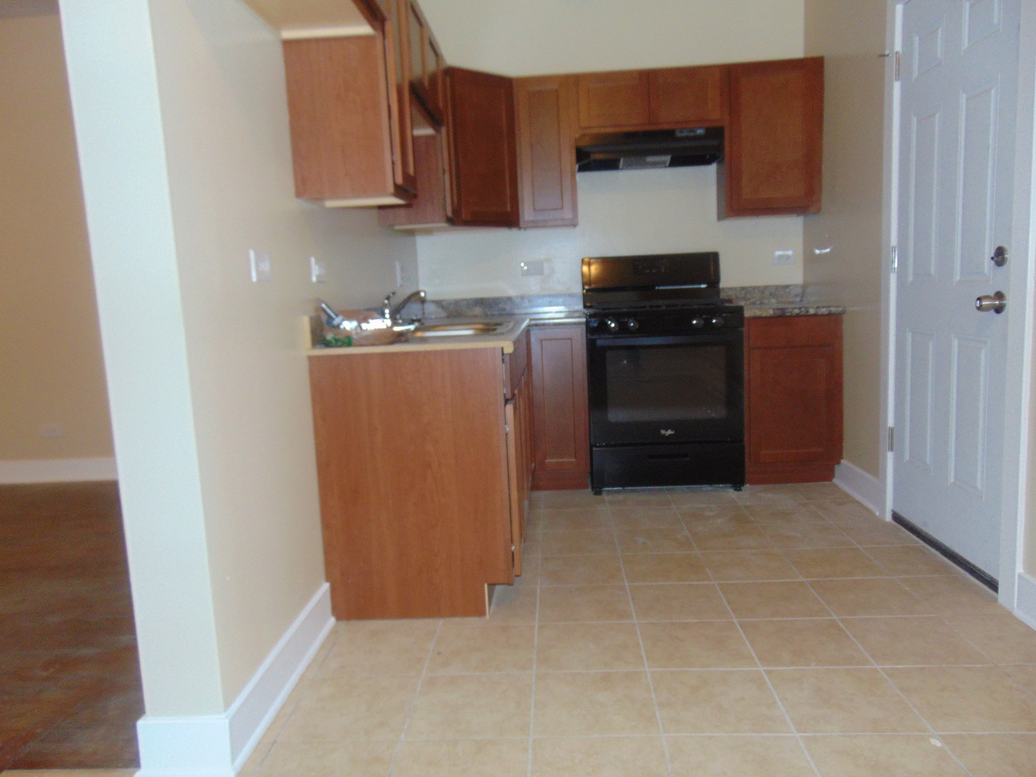 Building Photo - 7506 S Vernon Ave