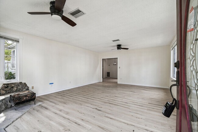 Building Photo - Beautiful Home on Davis Island
