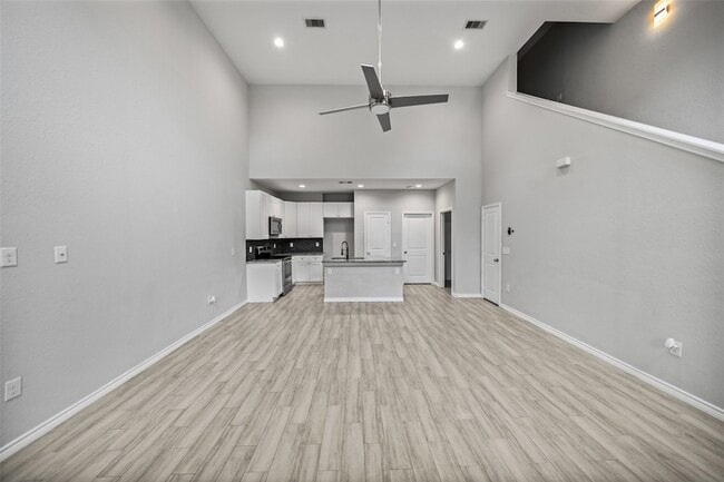 Building Photo - 4006 Frontier Rd