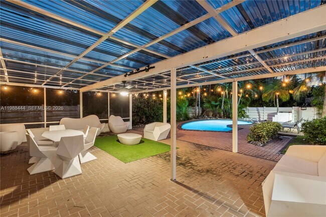 Building Photo - 1247 Jackson St