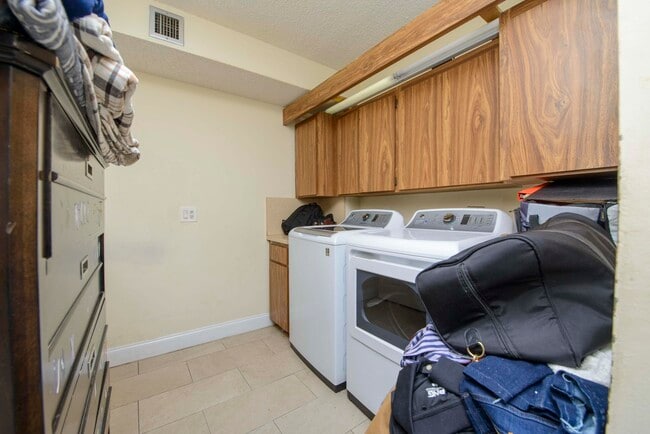 Building Photo - 3515 Village Blvd