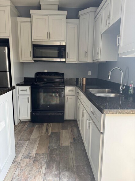 Building Photo - 2117 Taxco Ct